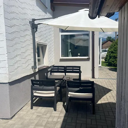 House 8 Casa de Férias