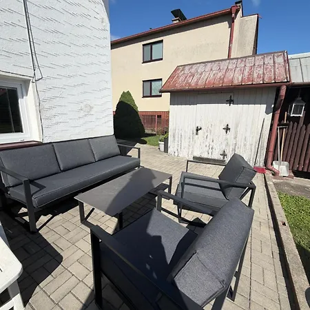 House 8