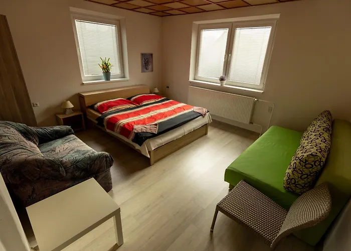House 8 *