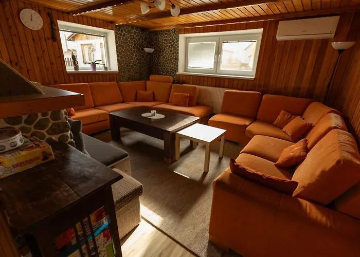 House 8